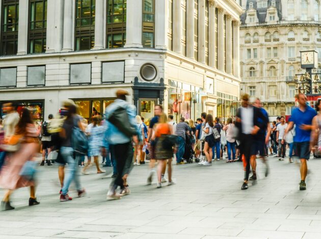 Picture of busy crowds in London